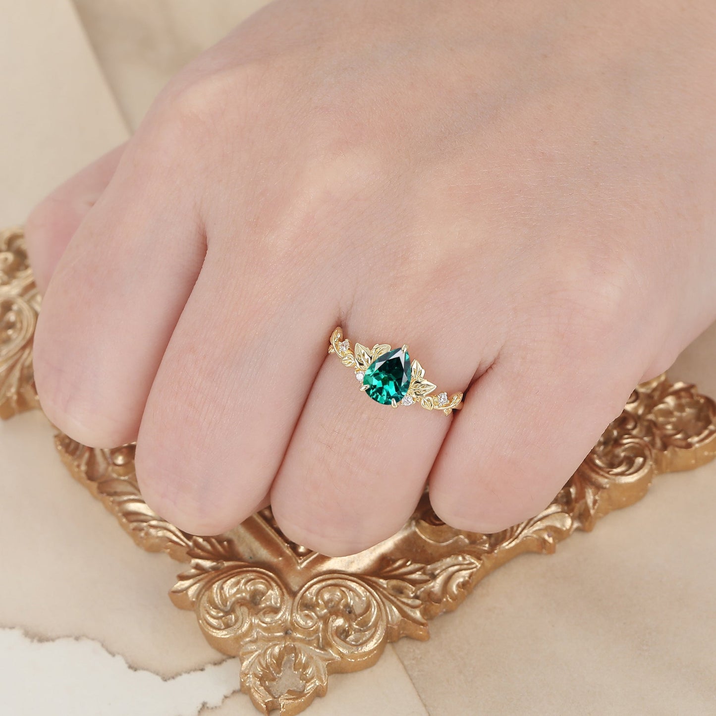 Botanical Pear Shaped Emerald Anniversary Ring For Her Cluster Leaf Style 3 Claw Women Wedding Ring