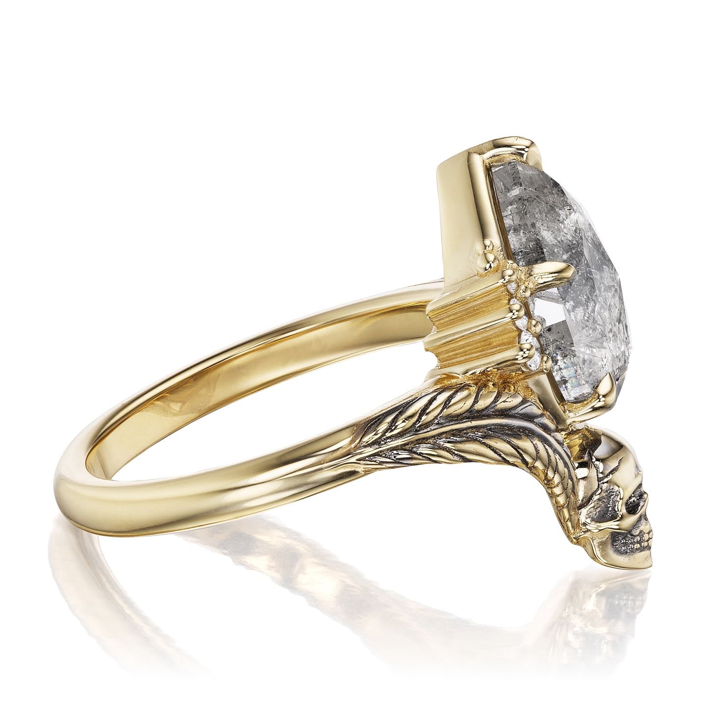 ・Winona・Pear Salt + Pepper Diamond, Skulls & Leaves (2.51ct)