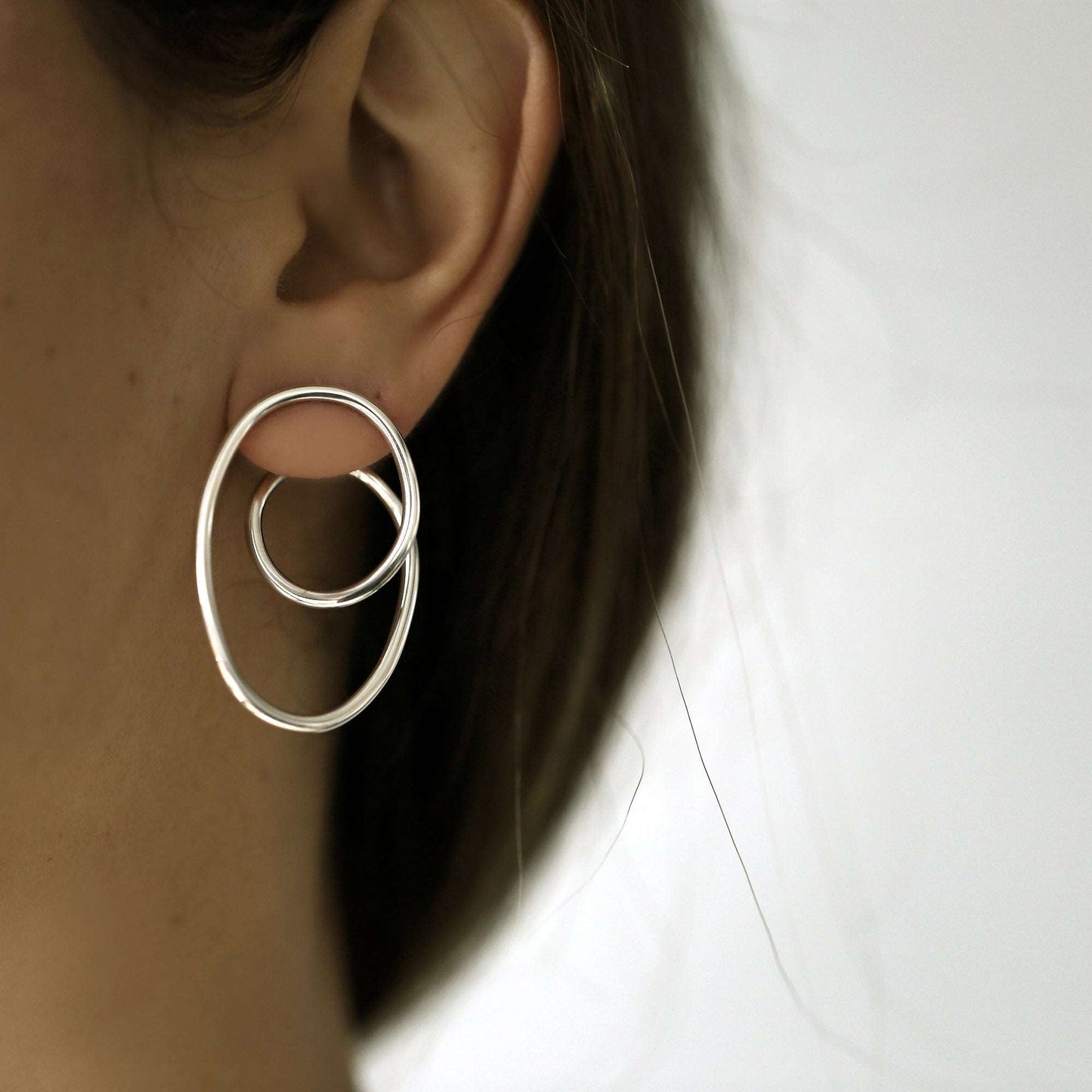 LARGE ORBIT EARRING