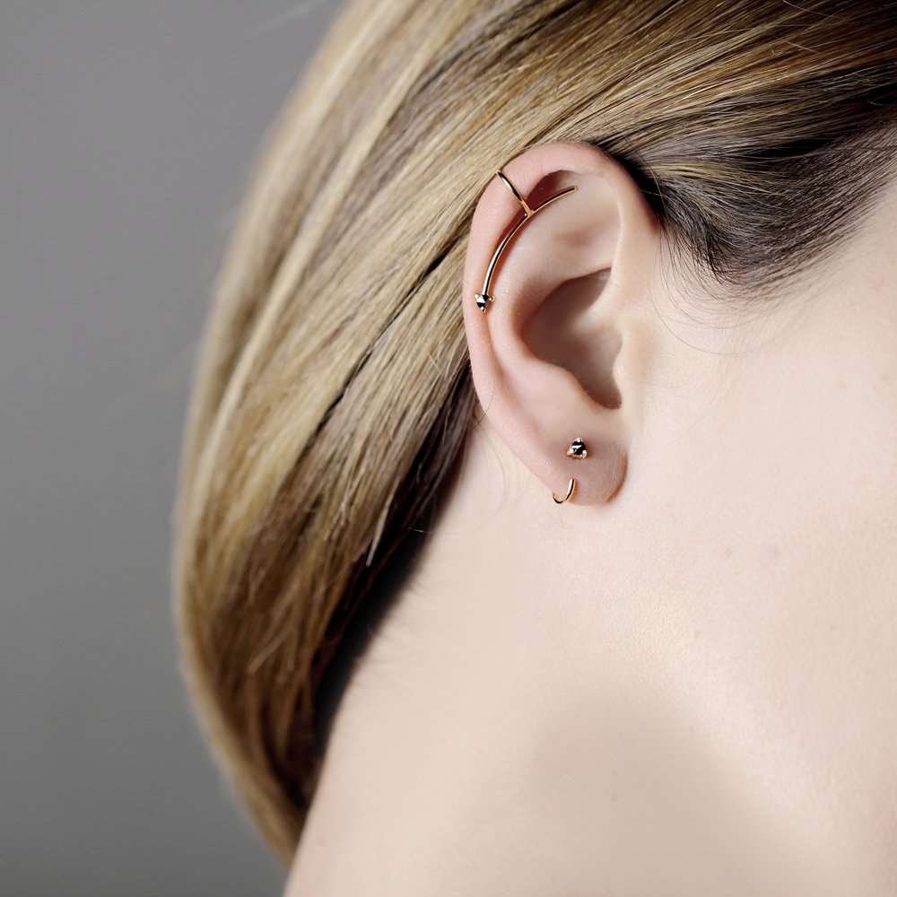 REVERSE BLACK DIAMOND GOLD HUG EARRING
