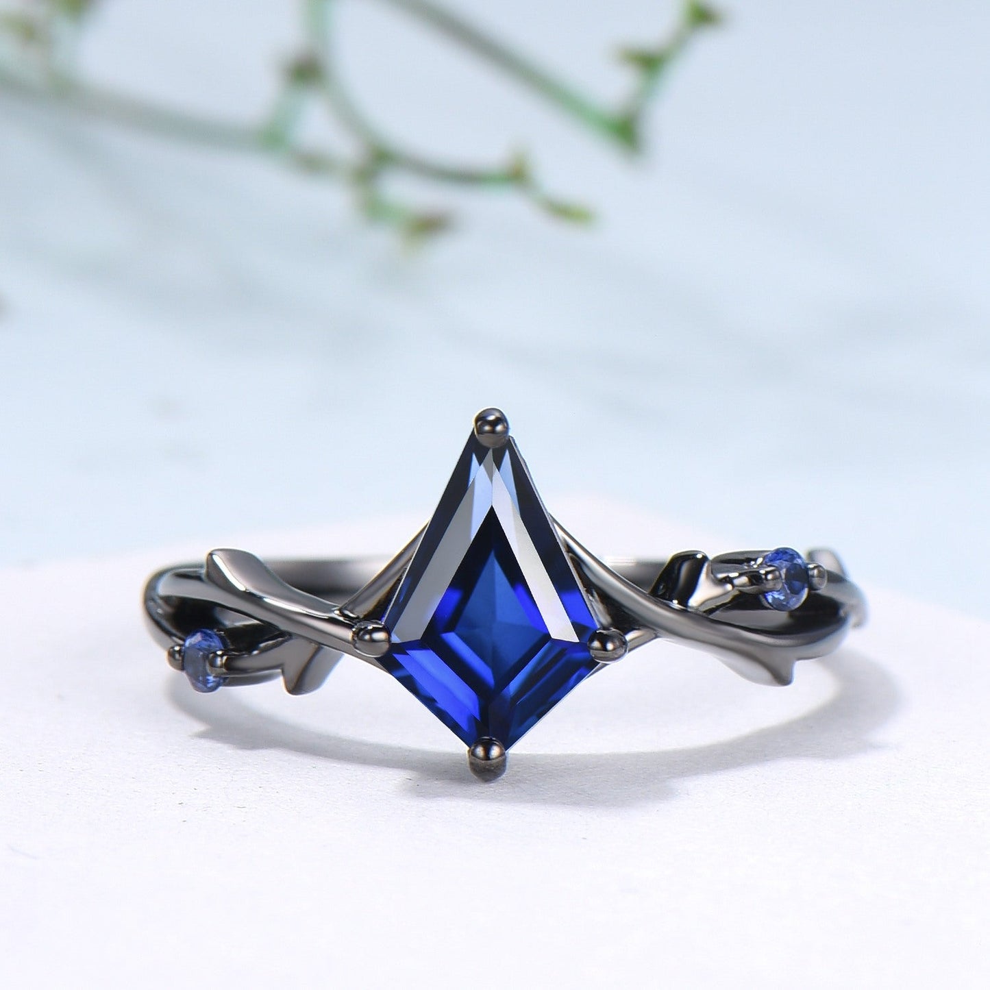 Art Deco black gold blue sapphire engagement ring set split shank kite cut blue sapphire wedding ring elegant anniversary bridal set women