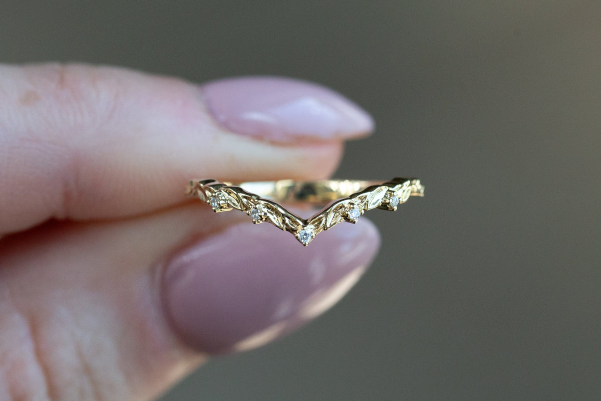 Ready to Ship- Size 4.5, 14k yellow gold Chevron Leafy Wedding Band