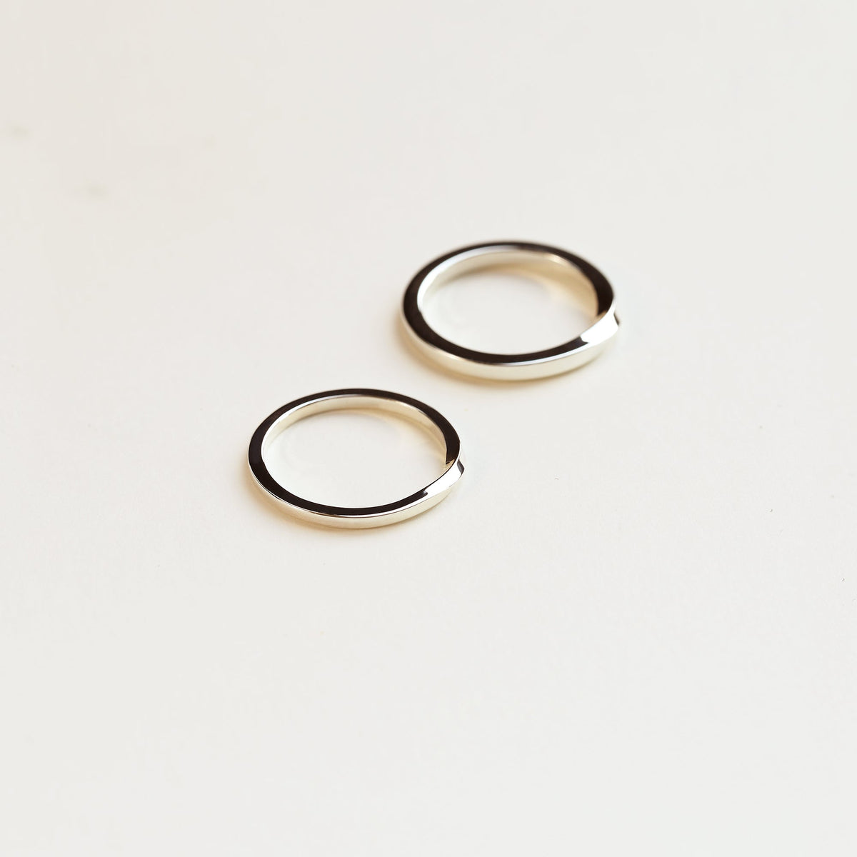 MEDIUM TORSION RING