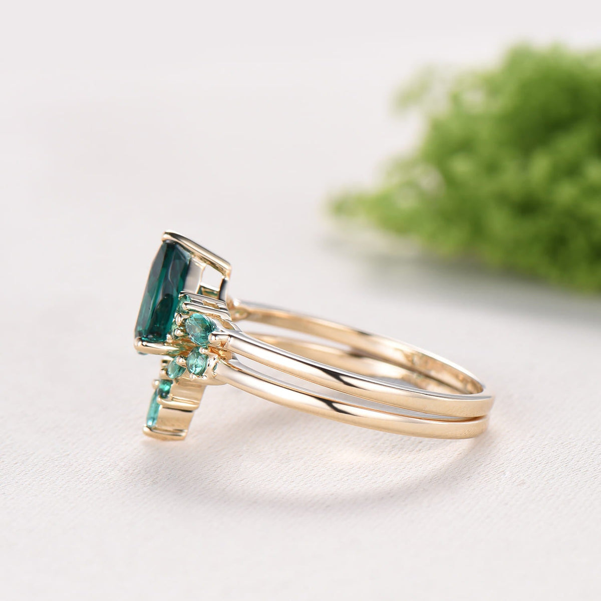 Vintage Pear Shaped Emerald Engagement Ring Set Retro Marquise Emerald Wedding Ring Set Art Deco Green Gemstone Anniversary Bridal Ring Set