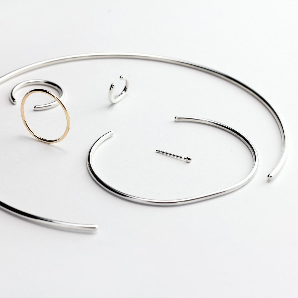 ESSENTIAL DOT SILVER STUD EARRING