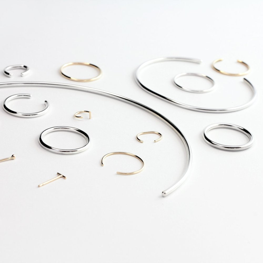 ESSENTIAL GOLD EAR CUFF