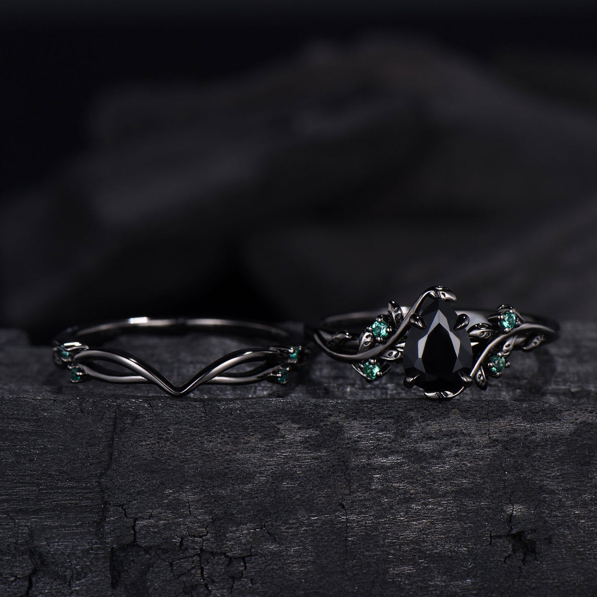 Pear shaped natural black onyx engagement ring set leaf design emerald gothic wedding set twig vine nature inspired emerald 2pcs bridal set