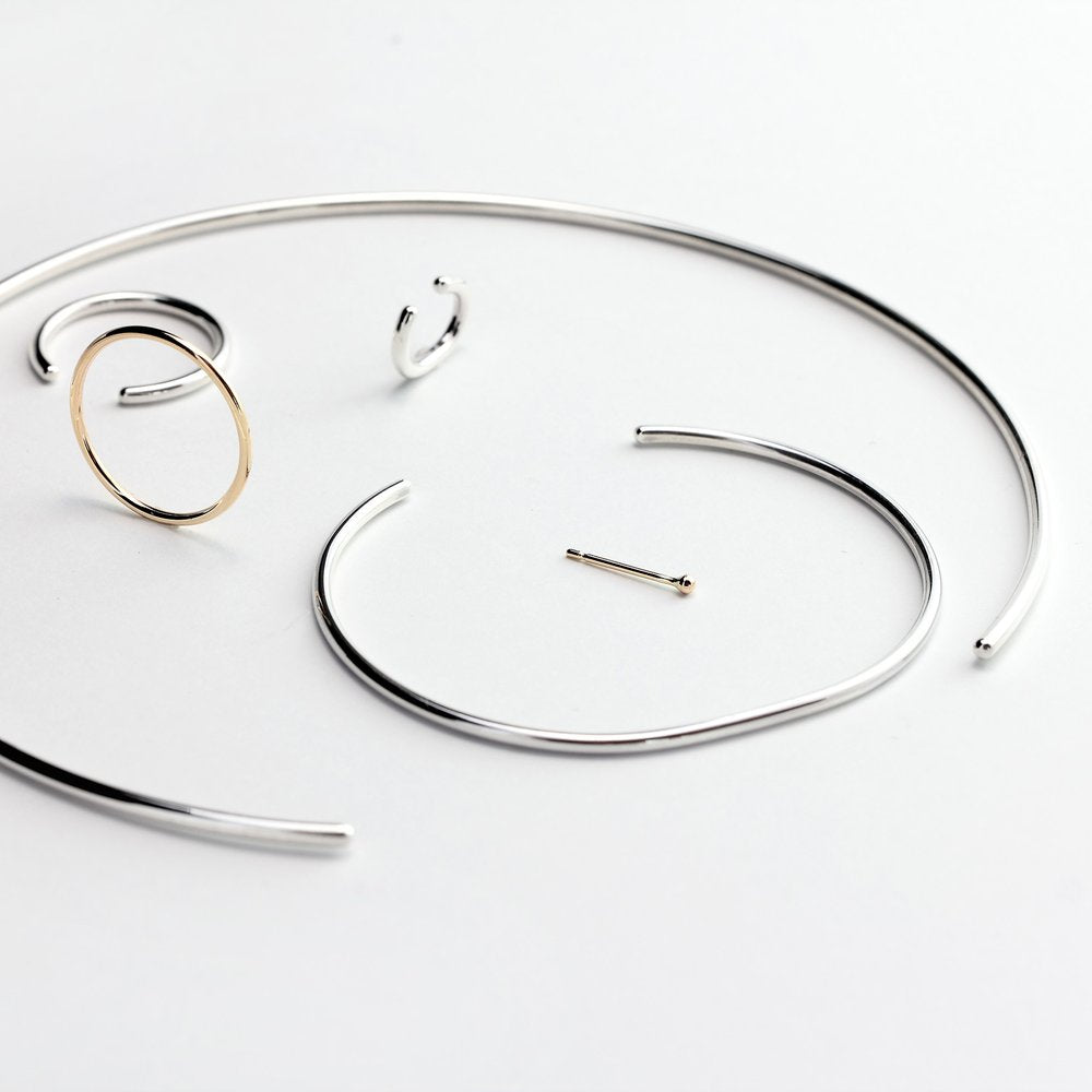 ESSENTIAL DOT GOLD STUD EARRING