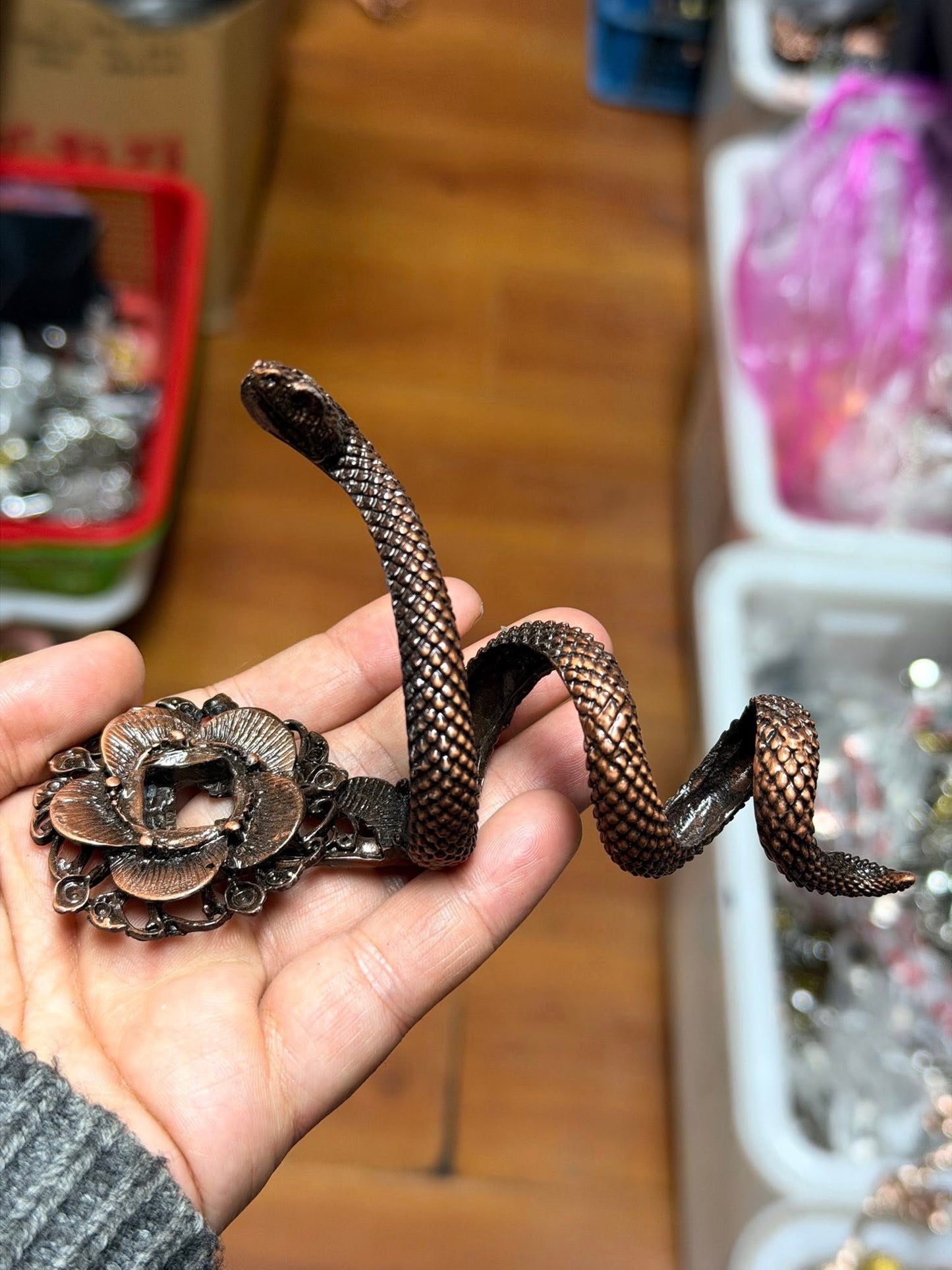 Snake Sphere Stand