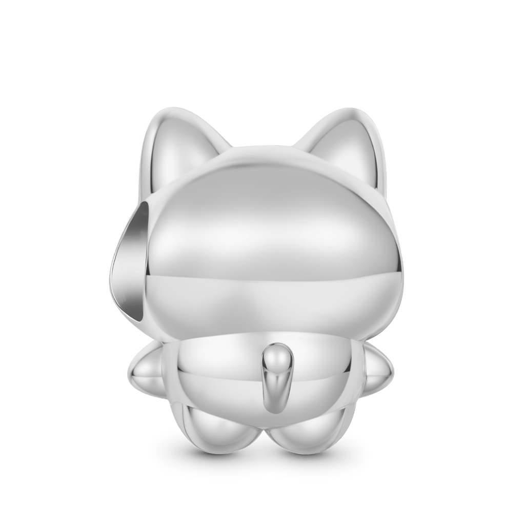 Gnoce Cat Wearing Bib Charm