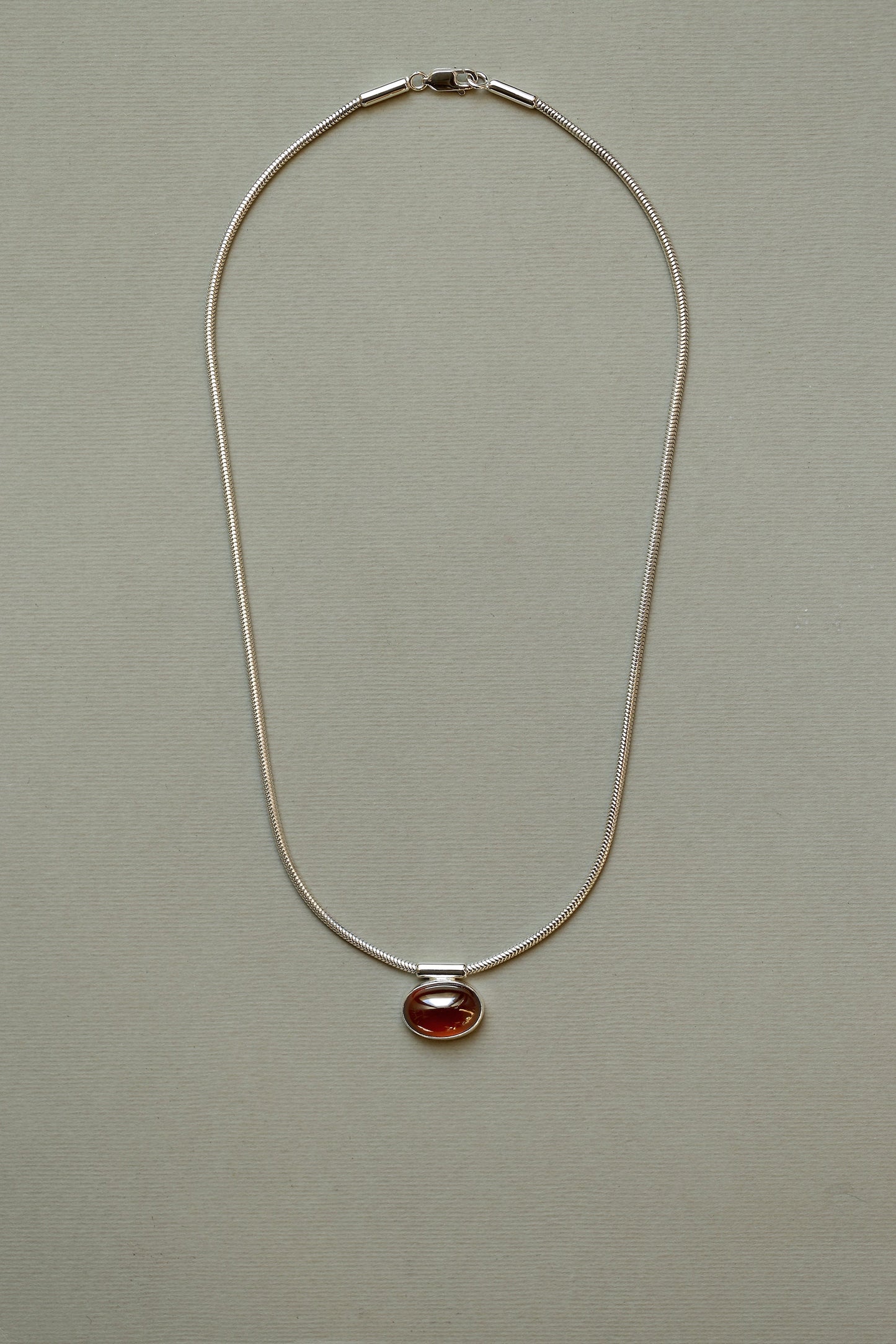 OVAL GARNET NECKLACE