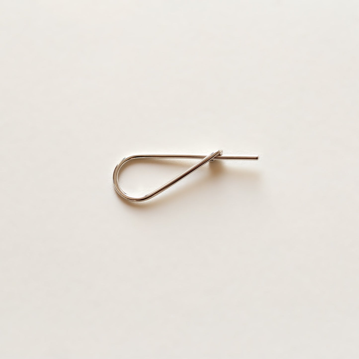MEDIUM SAFETY PIN SILVER EARRING