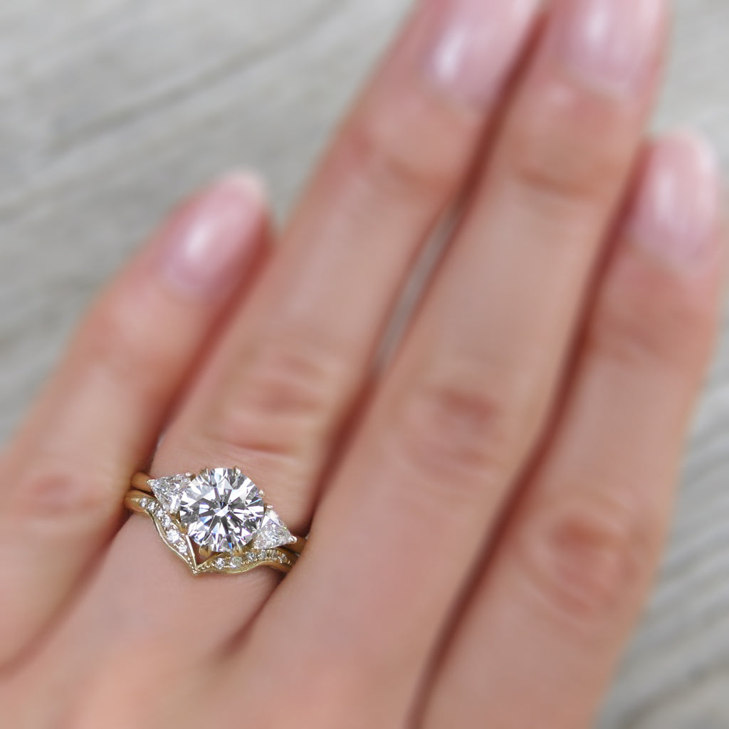 ・MAGNOLIA・Lab-Grown Diamond Center, Trillion Diamonds (1.93ctw+)