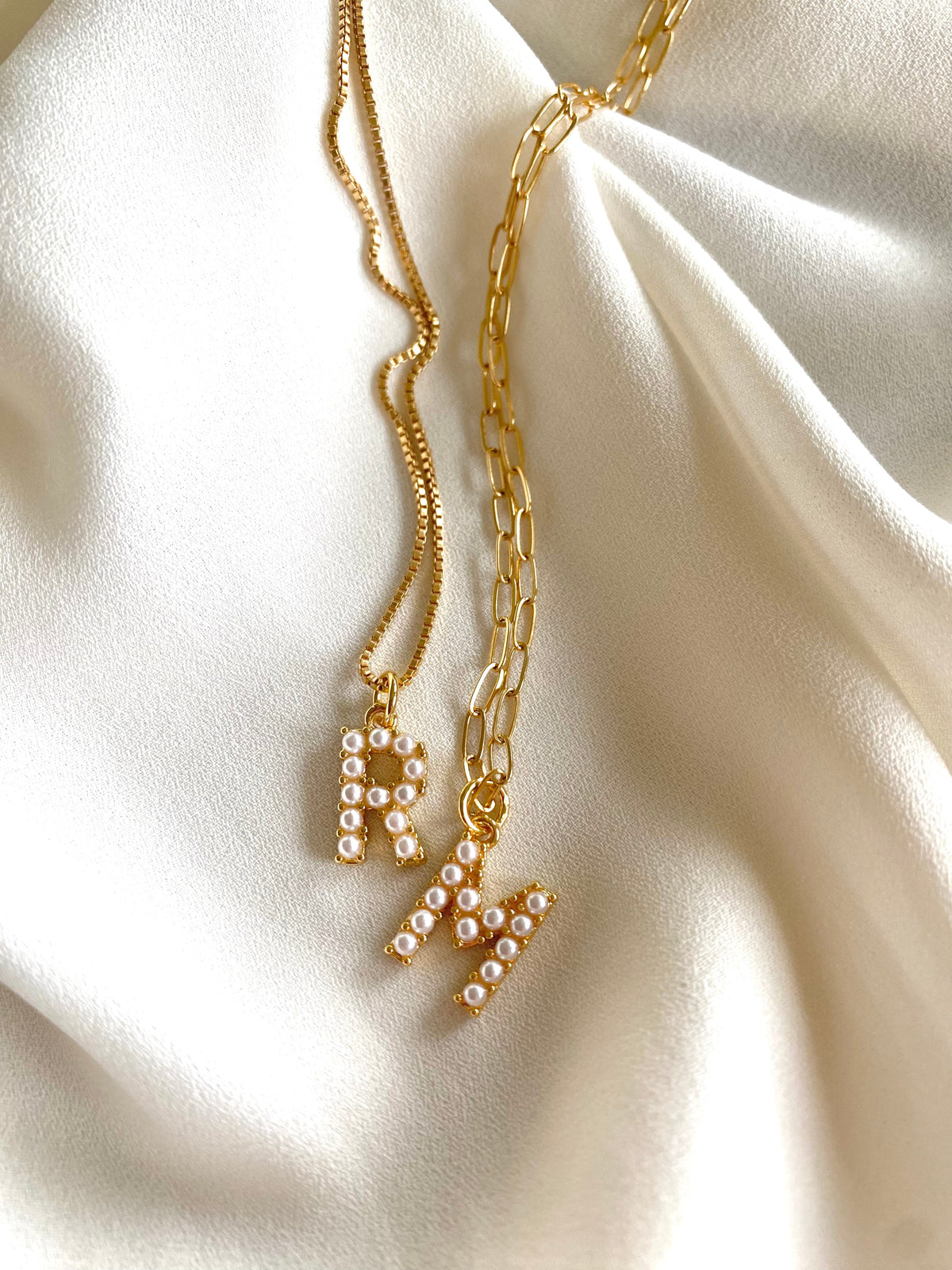 Dainty Pearl Letter Necklace Girlfriend Gift Customizable Jewelry Christmas Gifts Pearl Initial Charm Necklace Gold Filled Chains for Women
