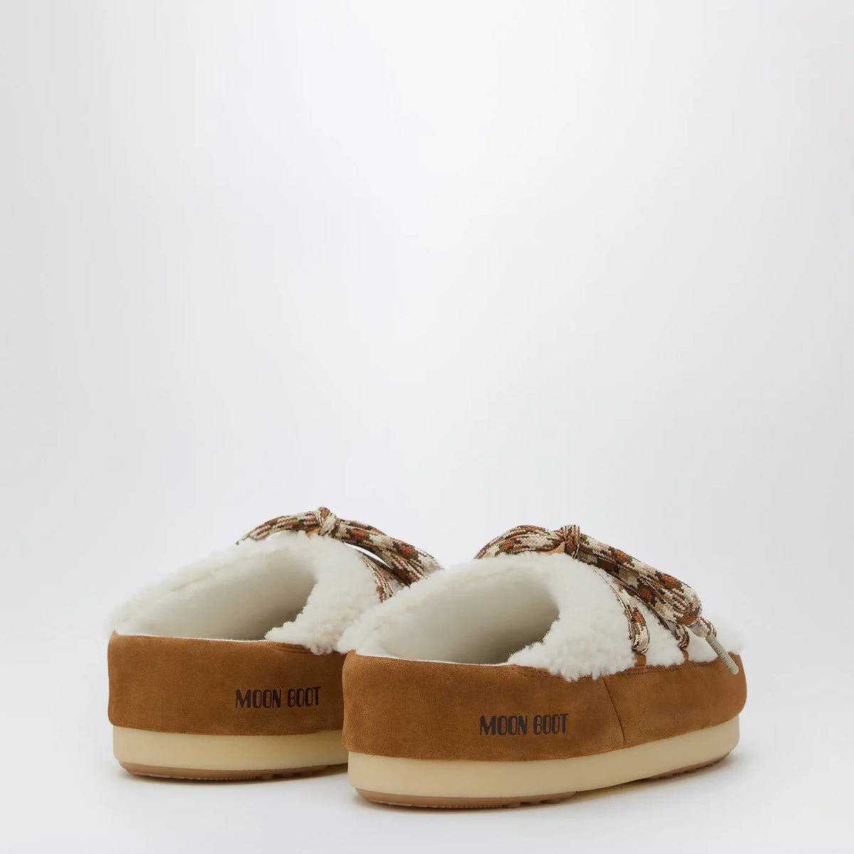 Moon Boot - White shearling and suede mules