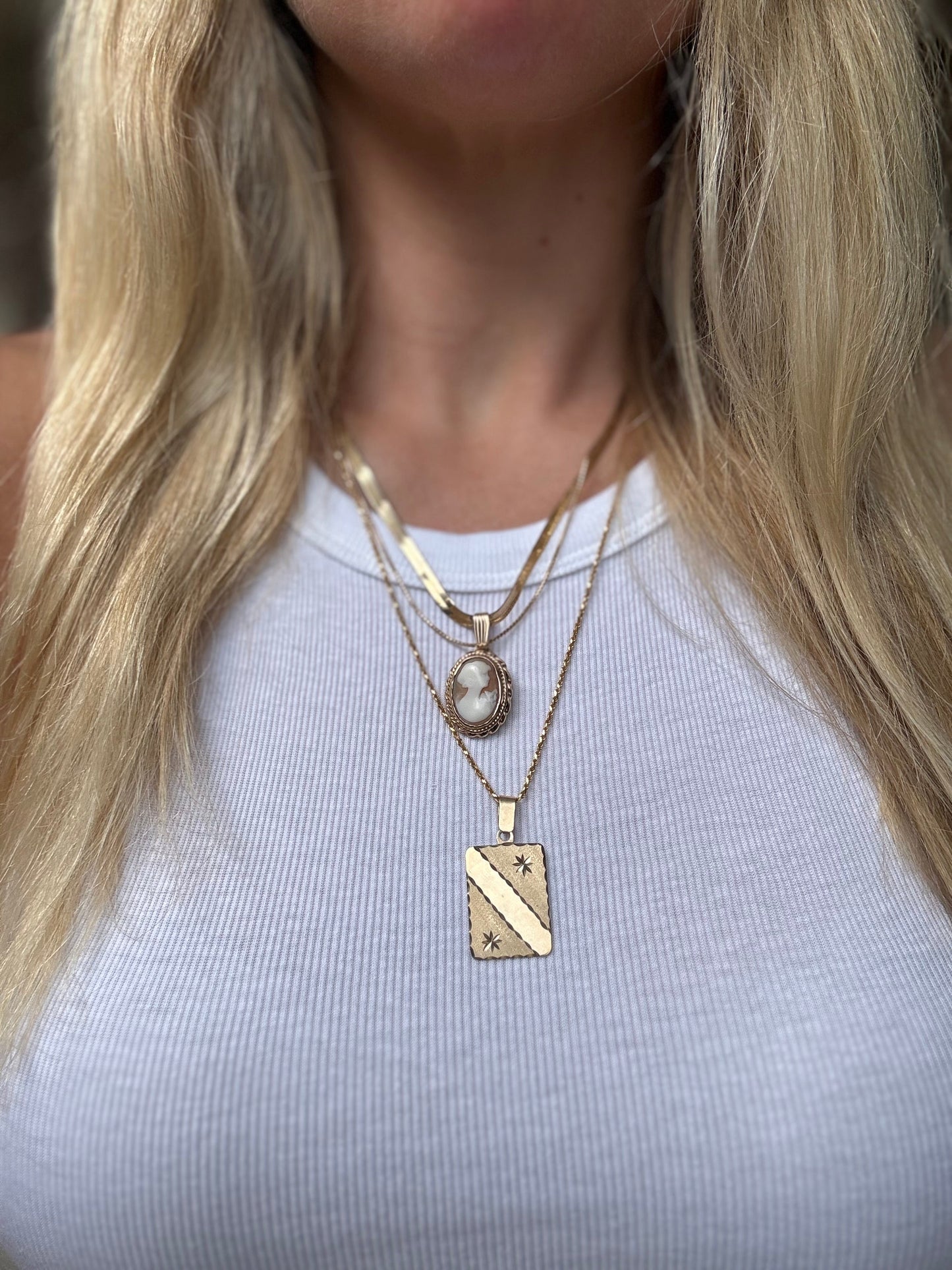 Vintage 14k Yellow Gold Cameo Pendant