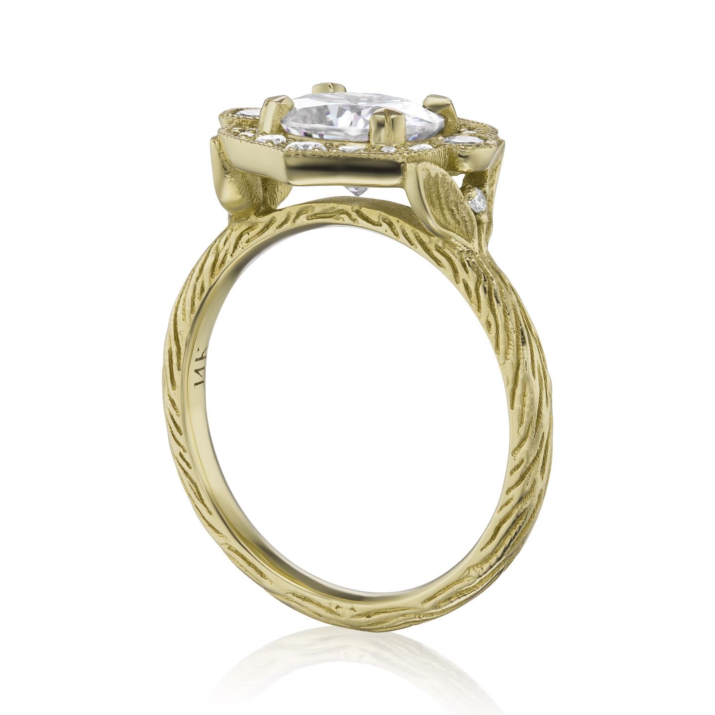 ・LILLIAN・Oval Moissanite Center, Diamond Halo (1.86ctw)
