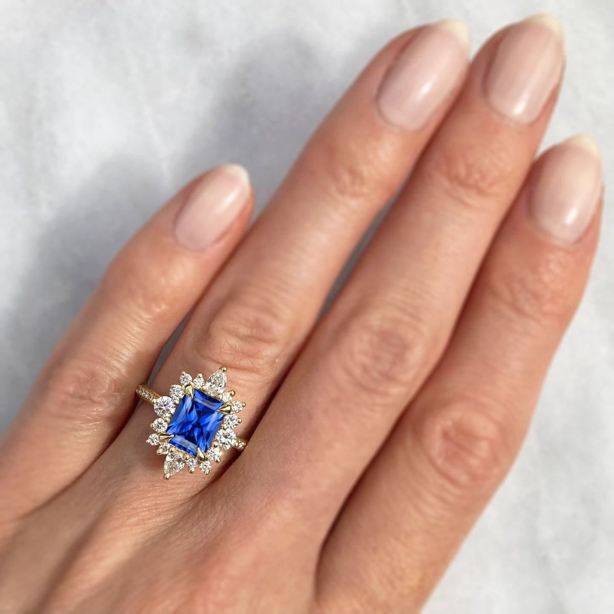 ・TALIA・Radiant Cut Blue Sapphire Center, Diamond Halo (2.48ctw+)