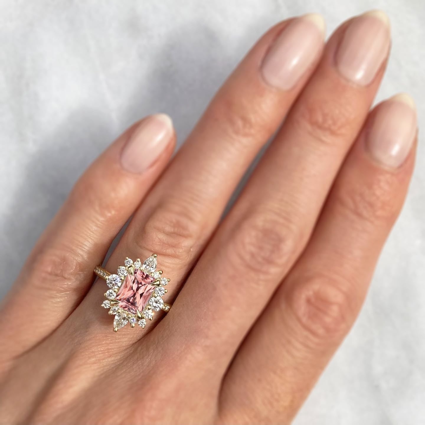 ・TALIA・Radiant Peach Sapphire Center, Diamond Halo (2.48ctw+)