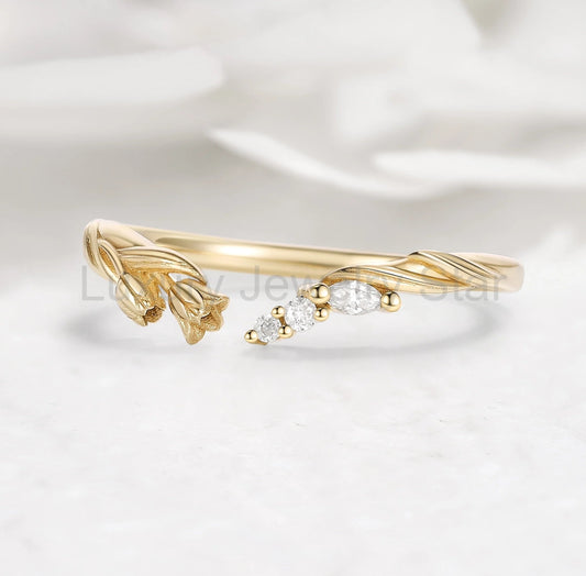 Nature Inspired Tulip Bouquet Moissanite V-Shaped Open Wedding Band - Lila