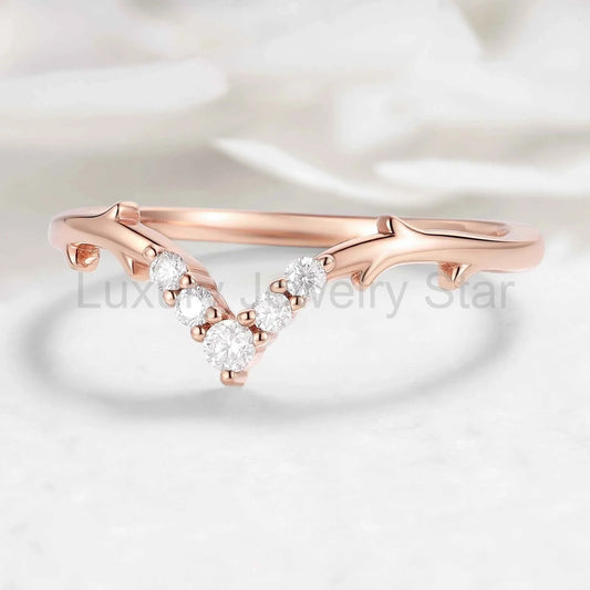 Nature-inspired Branch Moissanite Wedding Band
