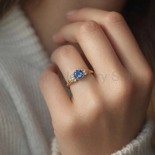Stella‘s Folio | Blue Sapphire & Diamond Vine Engagement Ring