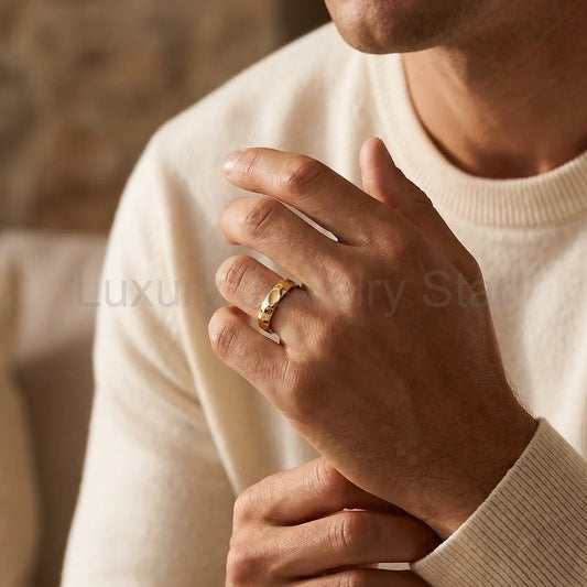 Liquid Flow | Unisex Wedding Band with Molten Texture