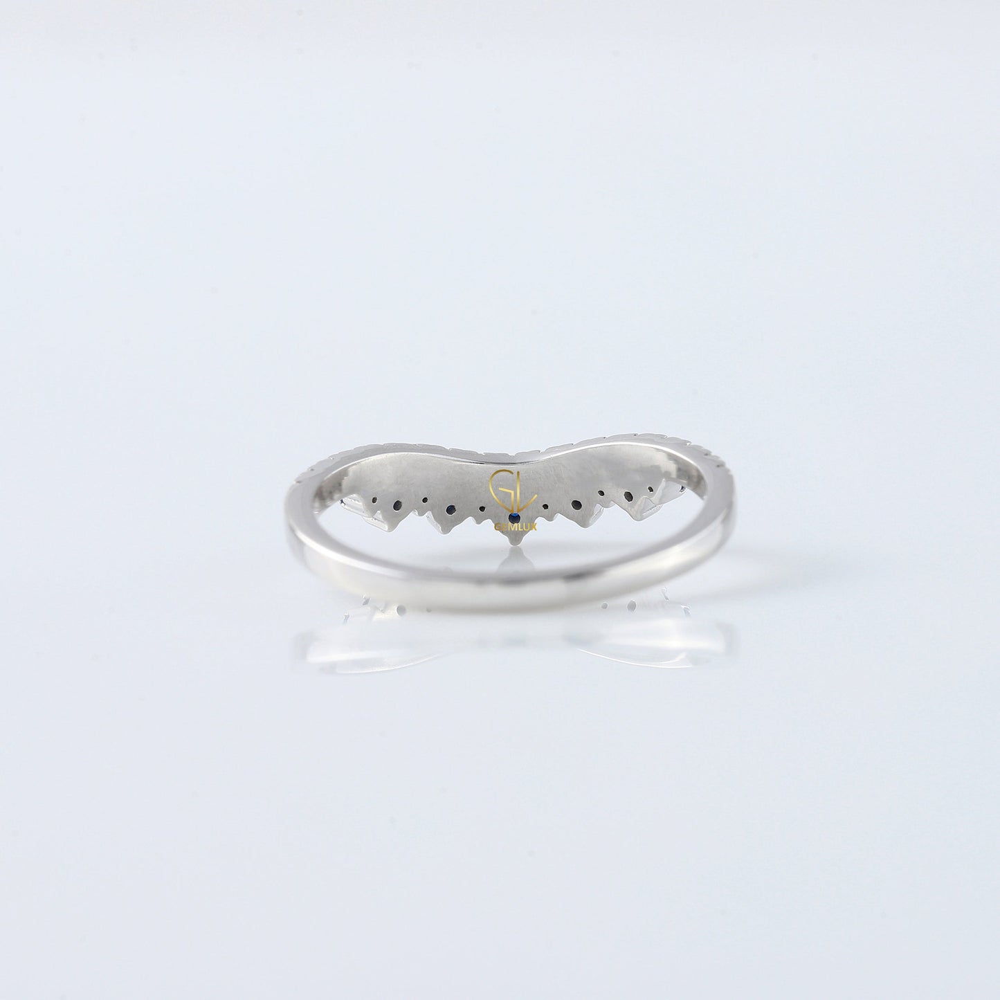 Blue Sapphire Round Cut Moissanite Diamond Chevron Band