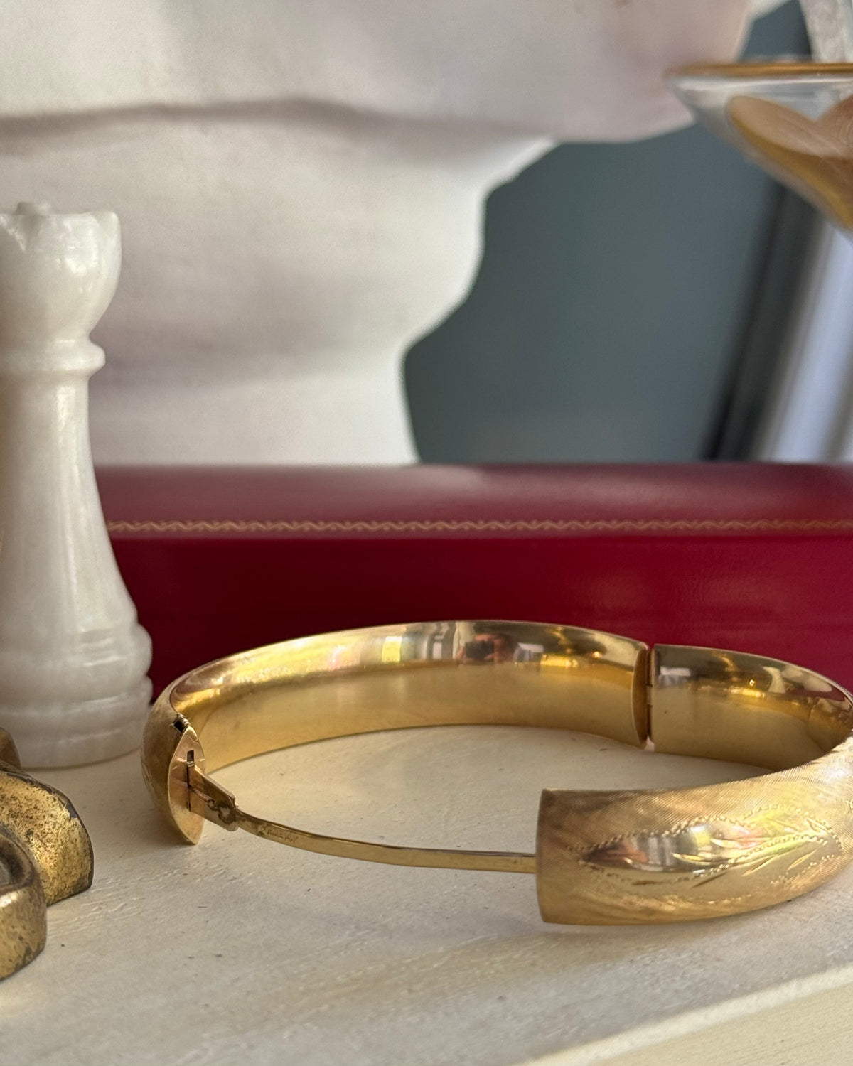 Vintage 14k Yellow Gold Hinged Engraved Leaf Bangle