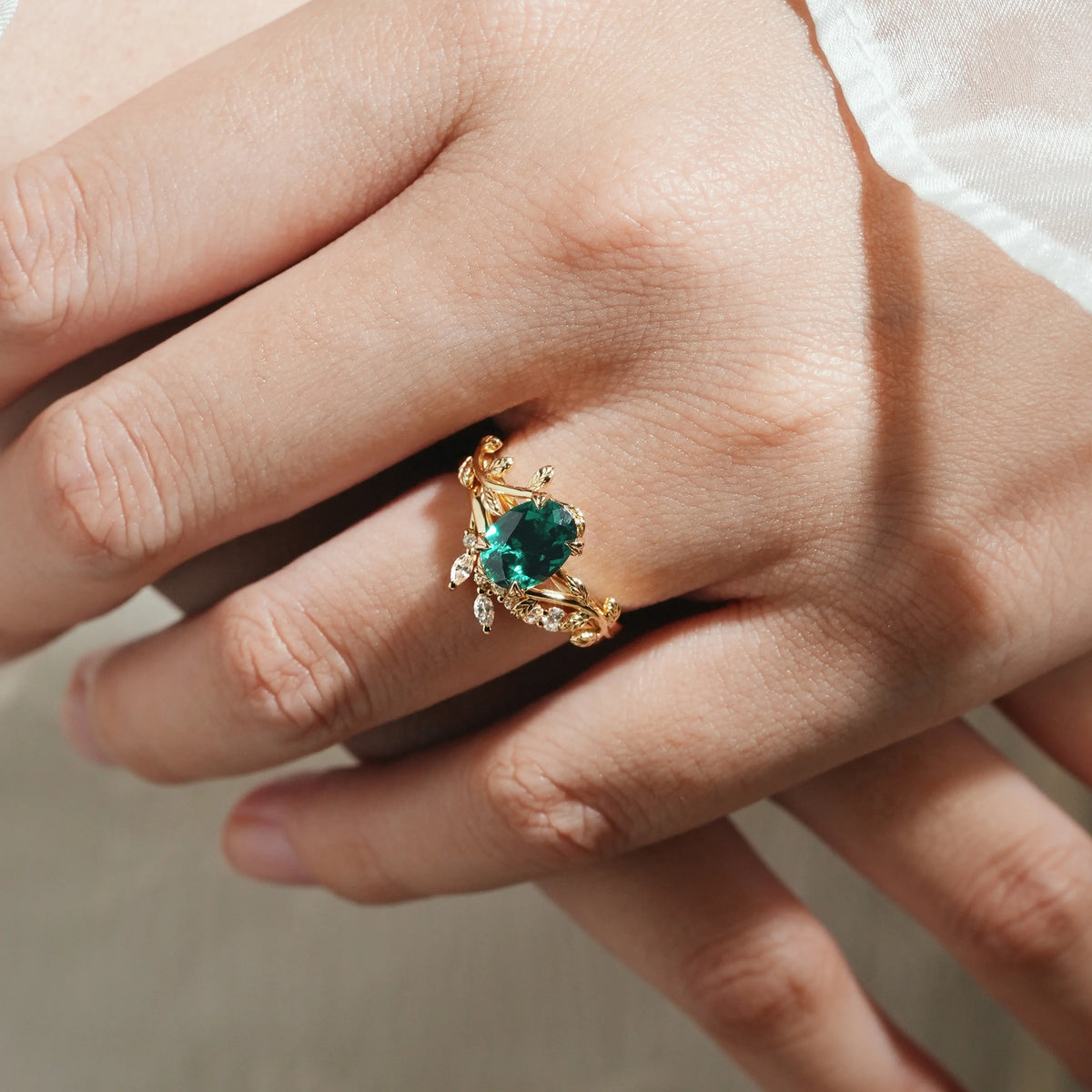 Oval Cut Emerald Leaf Engagement Ring Leaf Wedding Band 2pcs