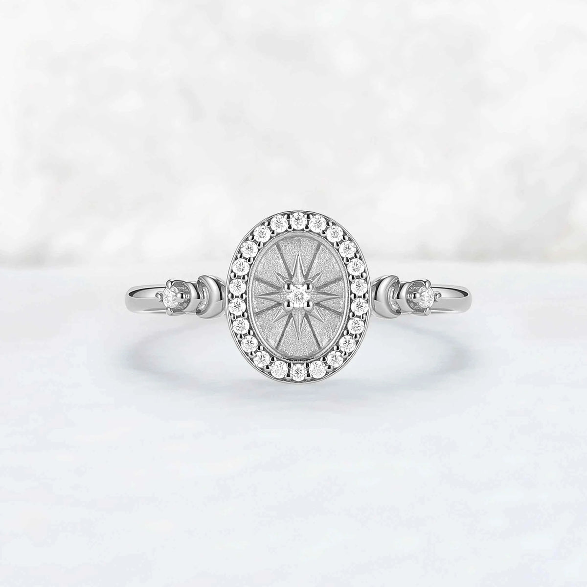 Eight-Pointed Star Rond Cut Moissanite Yellow Gold Signet Ring