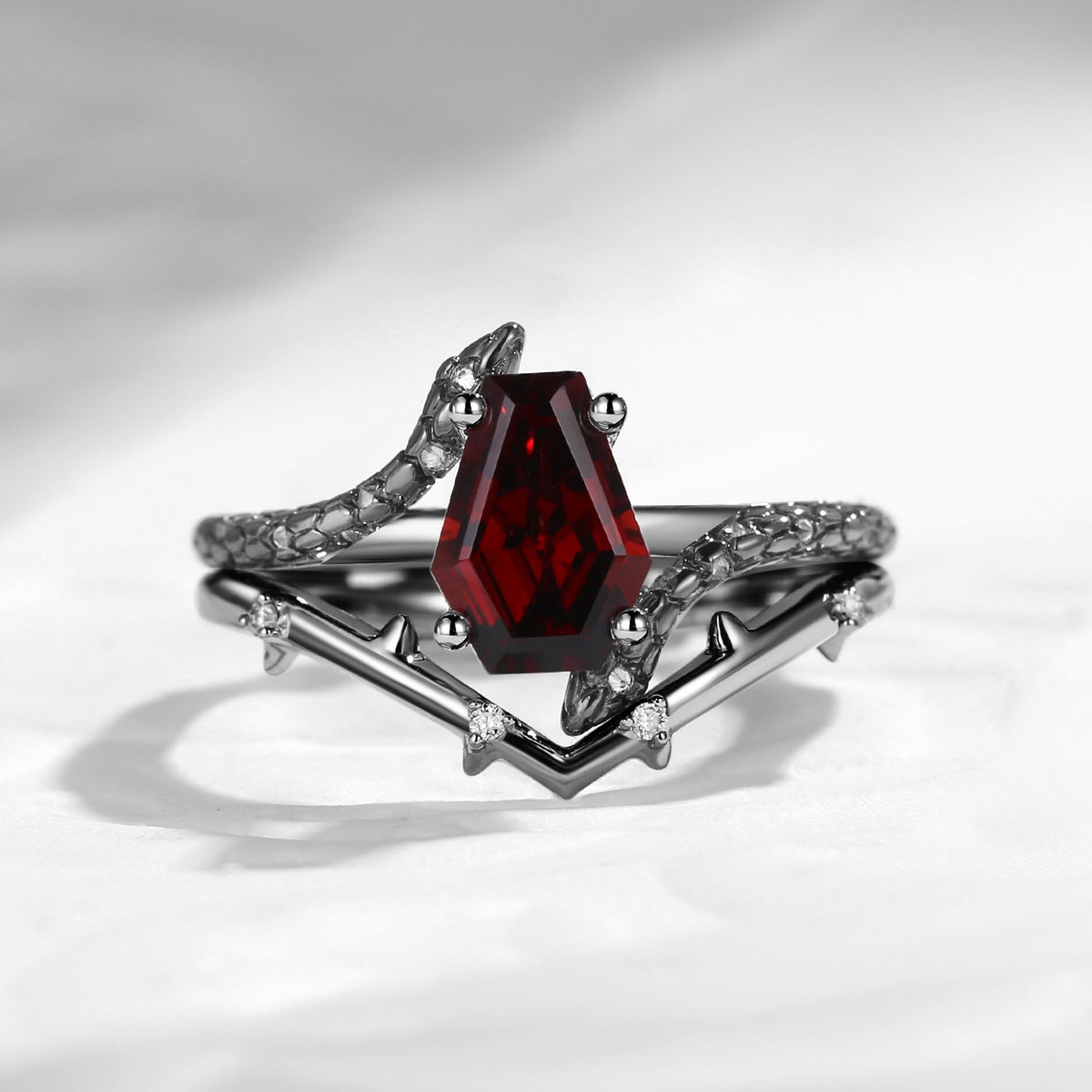 Vintage Twist Coffin Cut Garnet Engagement Ring Set 2pcs - Serpent's Embrace