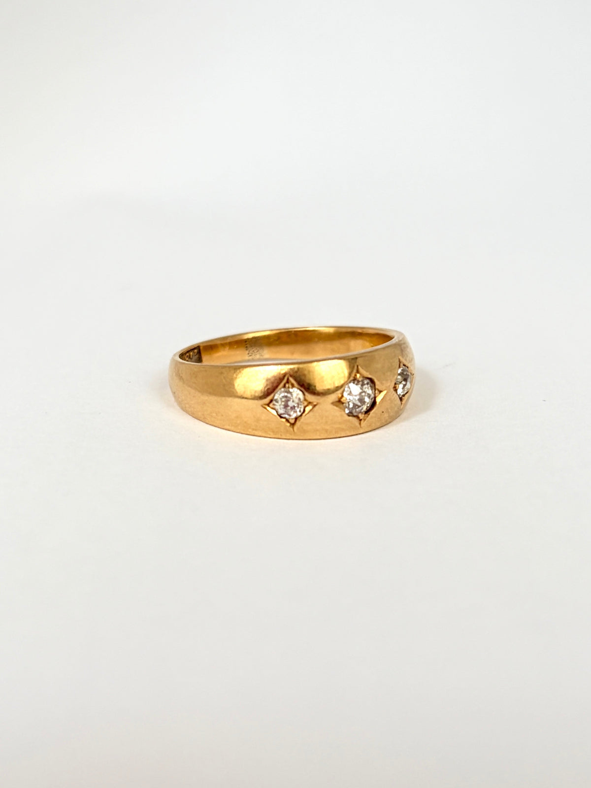 18ct Gold, Victorian, Diamond Gypsy Ring, Hallmarked for 18ct Gold, 4.06g