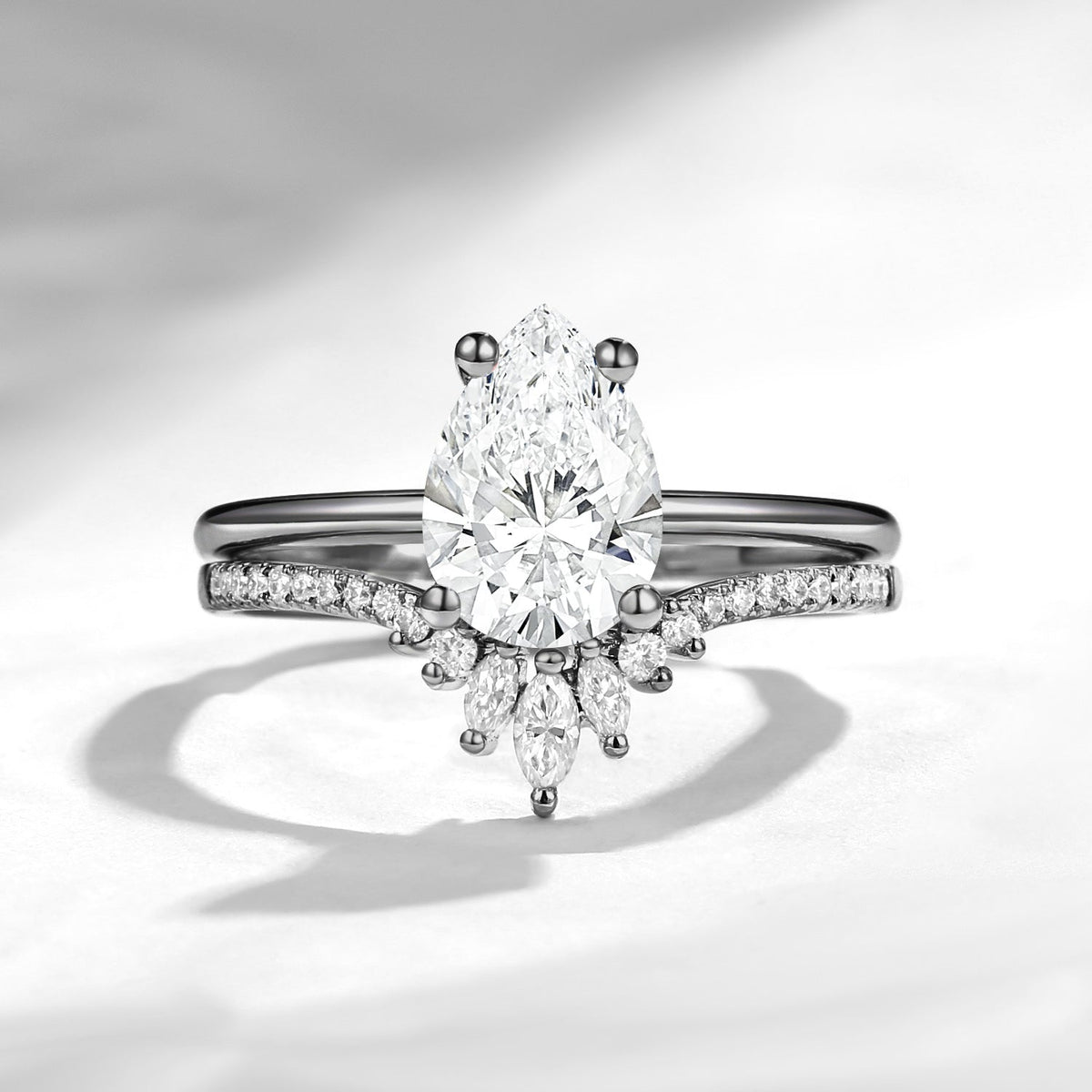 Classic Pear Cut IGI Certificated Lab Grown Diamond Engagement Ring Set