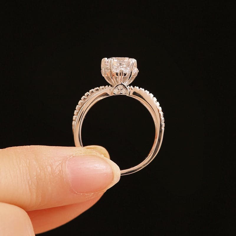 Solarii Moissanite 1.0ct Round Cut 925 Sterling Silver Engagement Ring