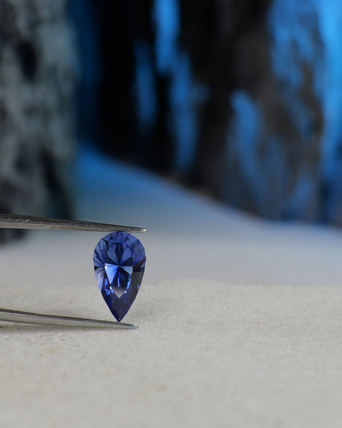 Sapphire | Medium Blue color, lab-grown, pear-cut, 14x8mm, 4.5ct