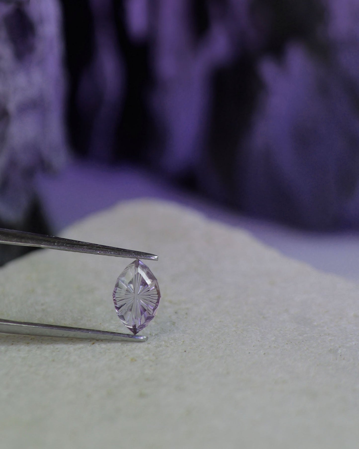 Tanzanite, Hortensia cut | natural, purplish lavender color, marquise-cut, 8.5x5,5mm, 0,85ct