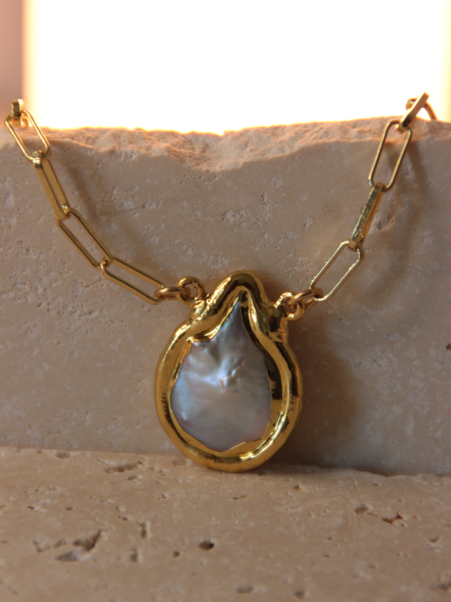 DESIR necklace - Baroque pearl pendant