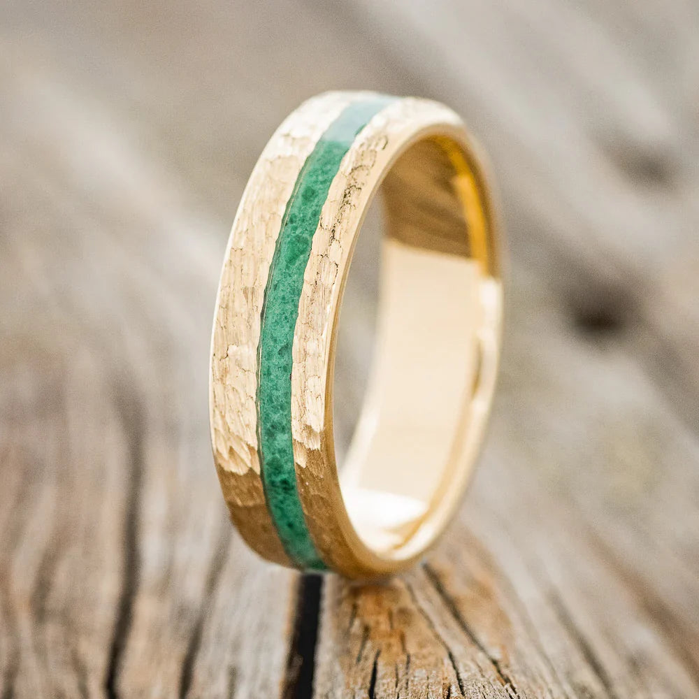 "Vertigo" - Malachite Wedding Band Featuring A Hammered Finish - 14K Yellow Gold (6mm) - Size 7 1/4
