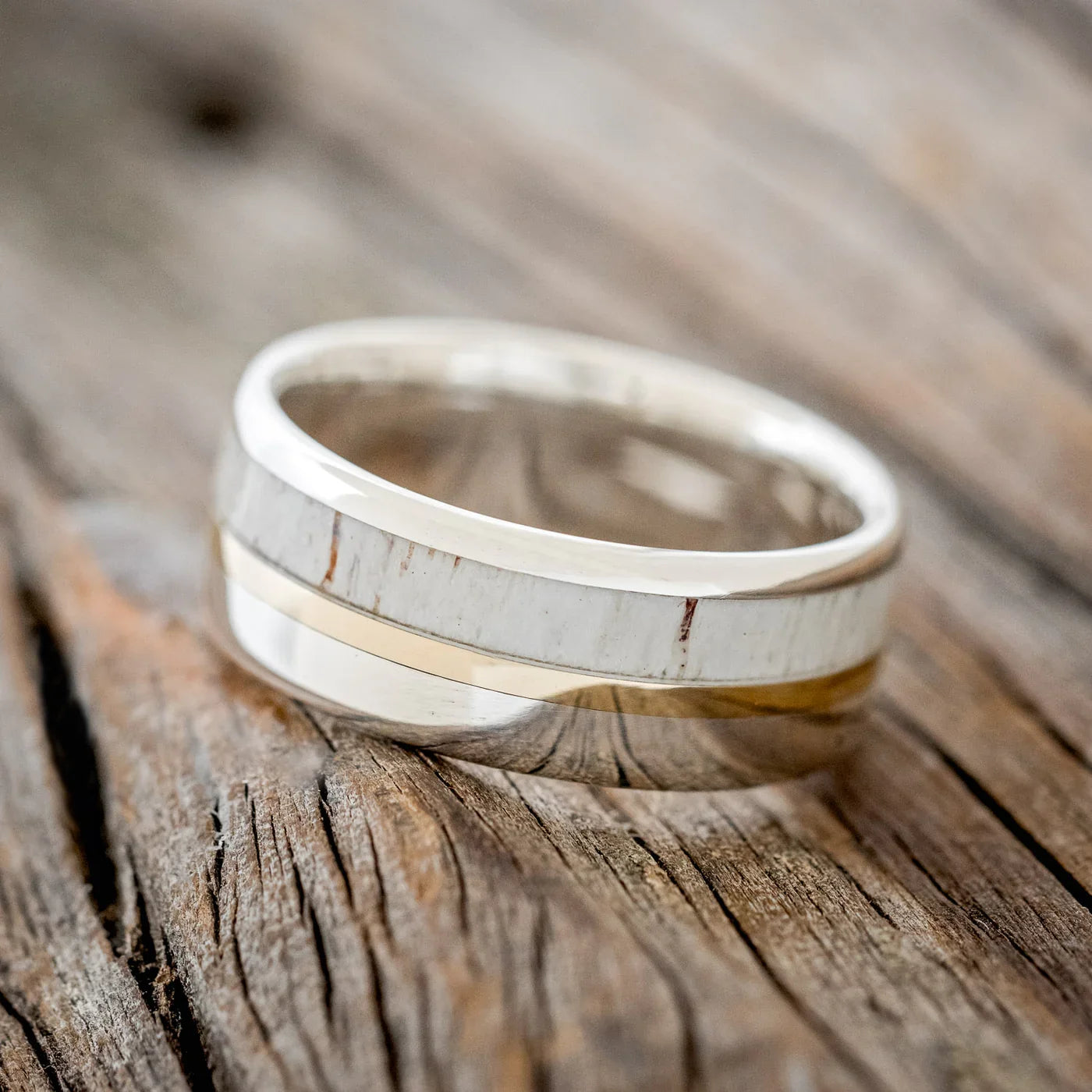 "Tanner" - Diamond Dust & 14K Yellow Gold Inlay Wedding Band - Silver (8mm) - Size 7 1/4