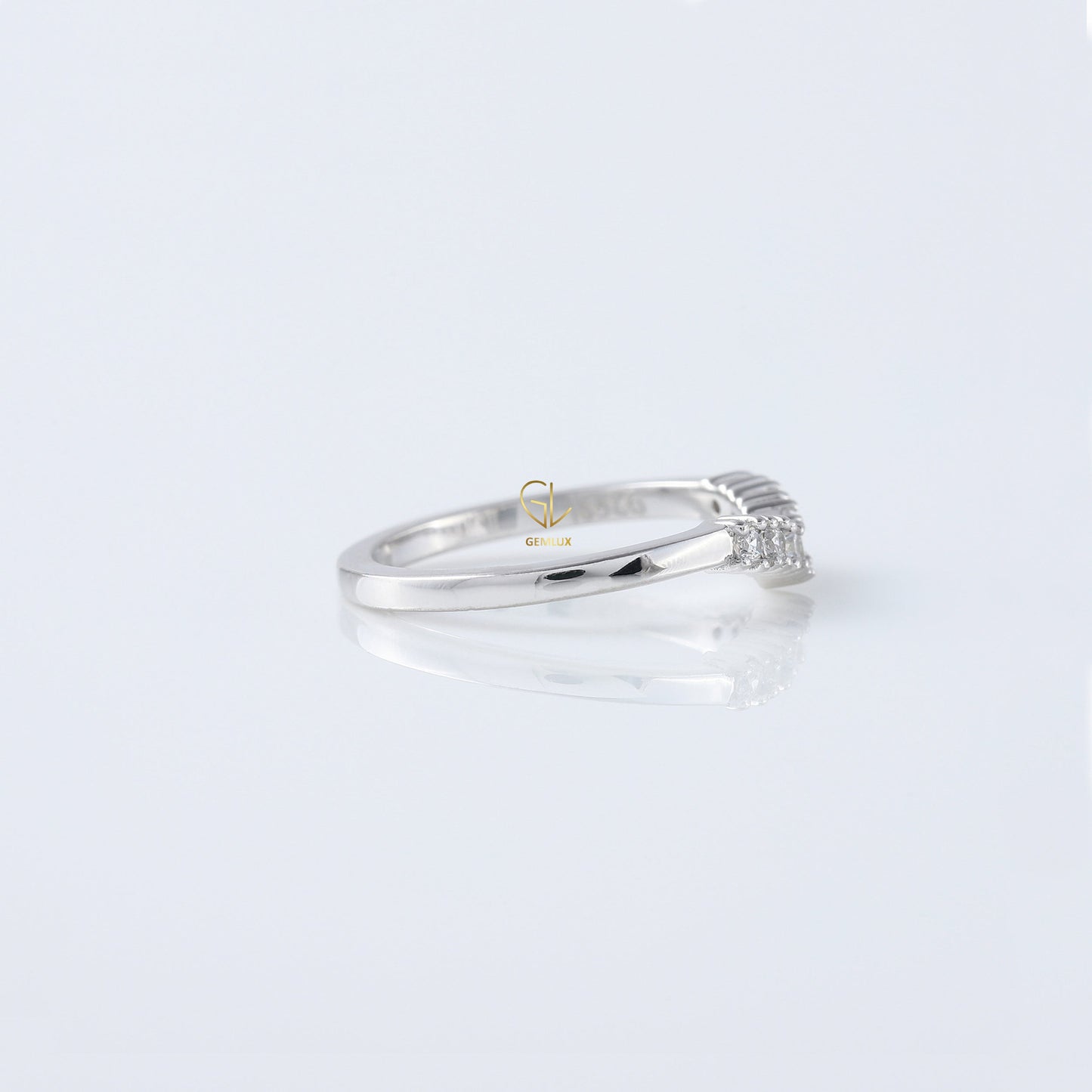 Seven Stone Round Cut Lab Grown Curved Wedding Ring