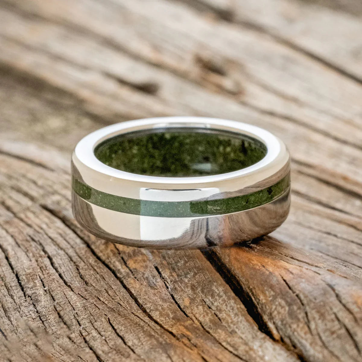 "Vertigo" - Moss Inlay & Lining Wedding Ring - Titanium (8mm) - Size 8 3/4