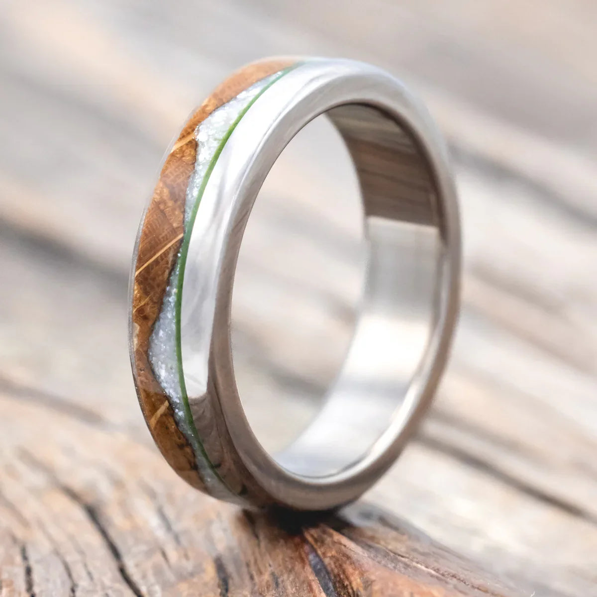 "Ezra" - Whiskey Barrel Oak With Diamond Dust & Moss Inlay Wedding Ring - Titanium (6mm) - Size 10 1/2
