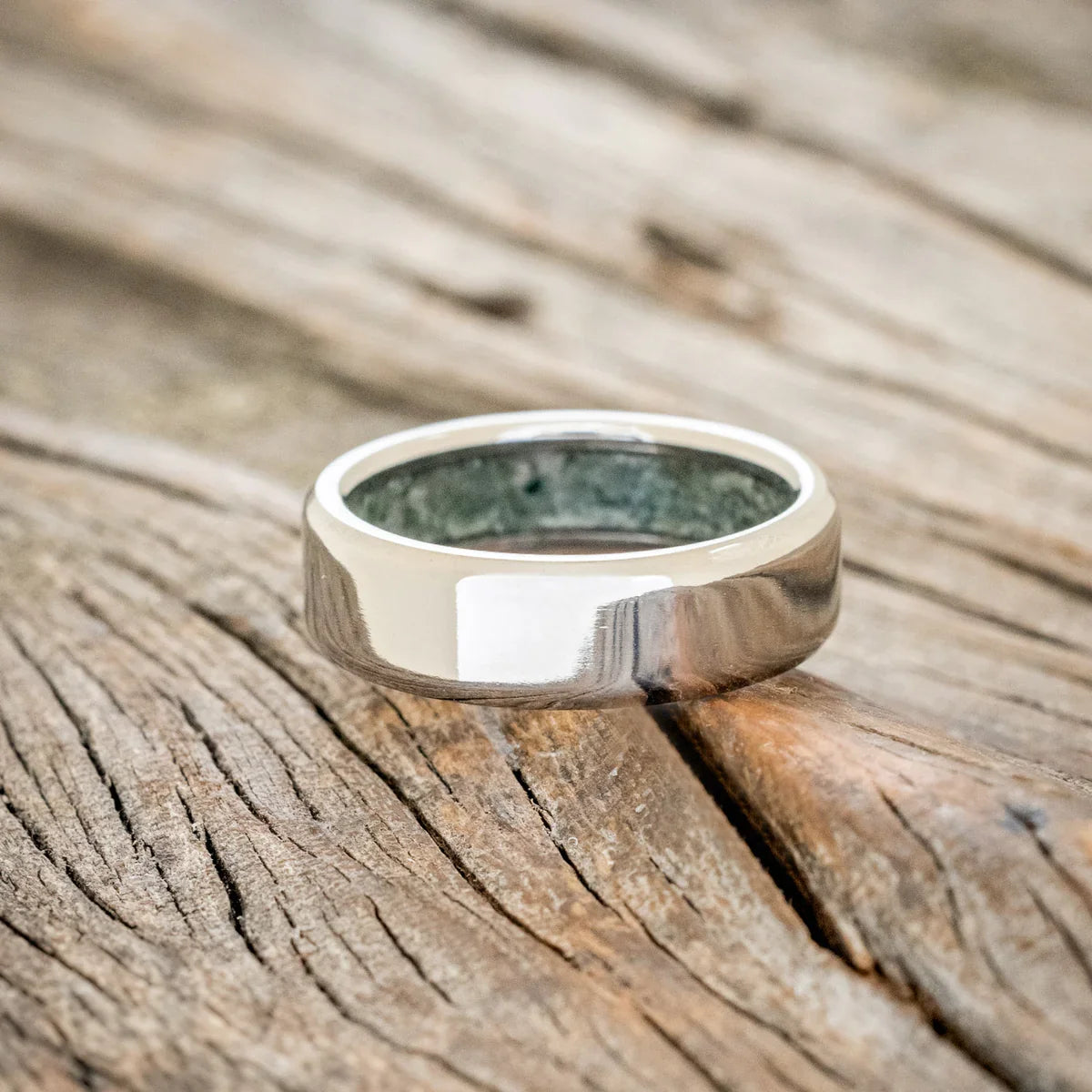 "Hyperion" - Crushed Moss Agate Lined Wedding Band - Titanium (6mm) - Size 8