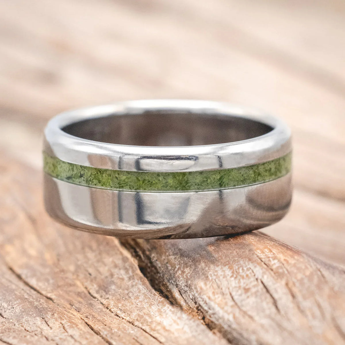 "Vertigo" - Wedding Band With Natural Moss Inlay - Titanium (8mm) - Size7 1/2