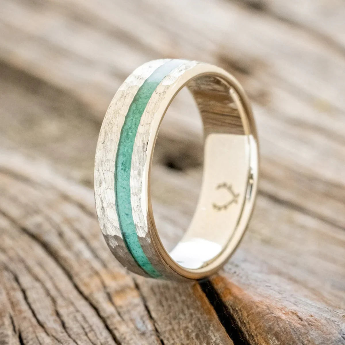"Vertigo" - Malachite Wedding Band Featuring A Hammered Finish - 14K White Gold (6mm) - Size 10 1/4