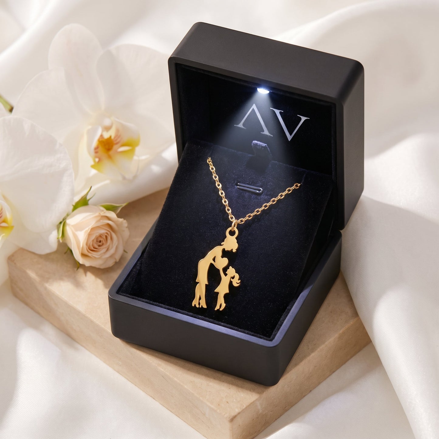 The Matria Necklace