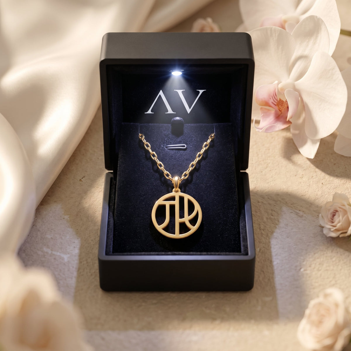 The Melusine Pendant Necklace