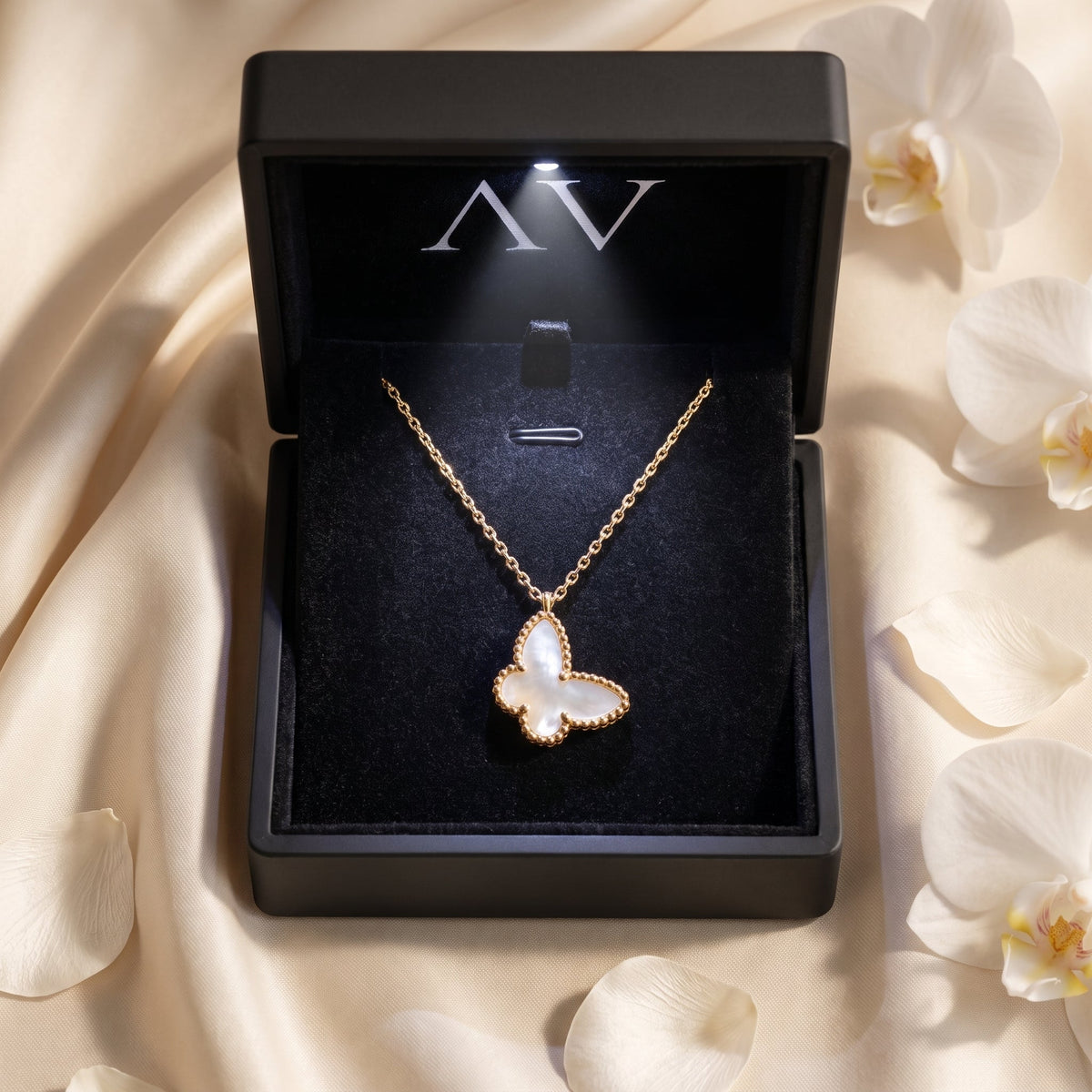 The Farfalla Mother of Pearl Pendant Necklace