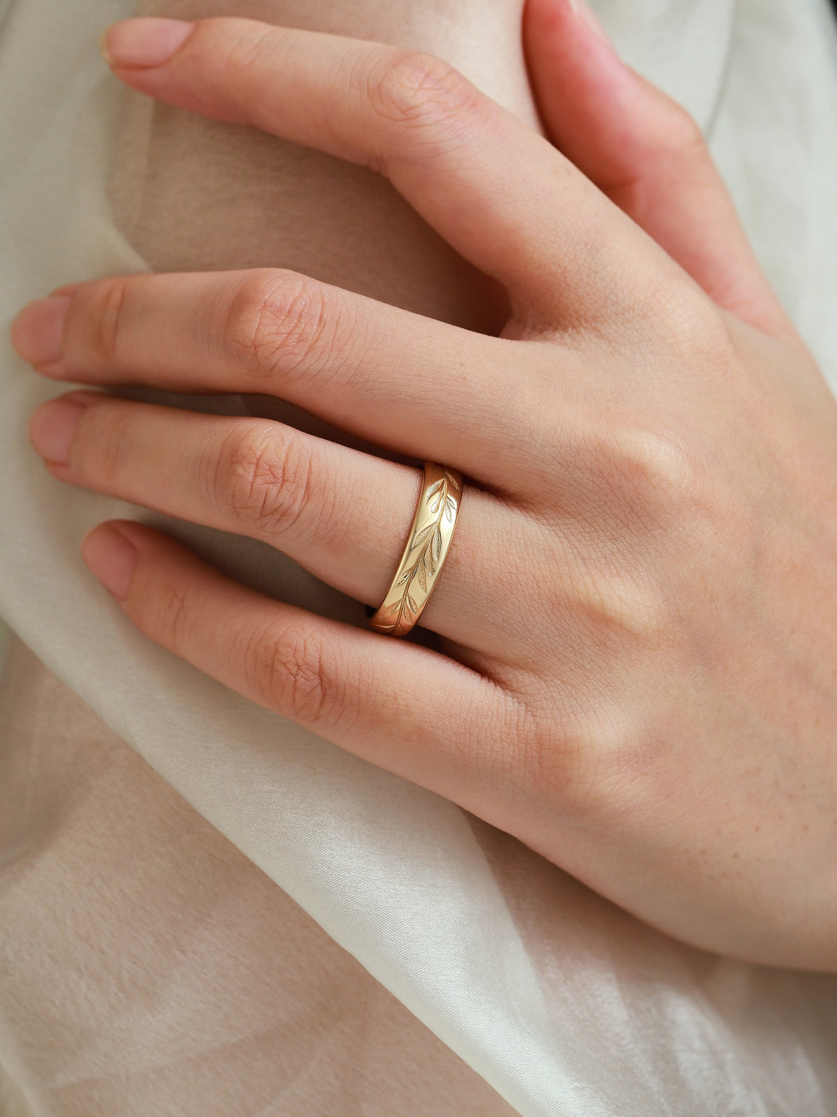 Elongated Leaf-Inspired Men’s Wedding Band